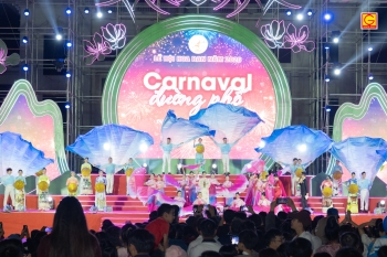 Điện Biên bừng sáng trong đêm Carnaval đường phố